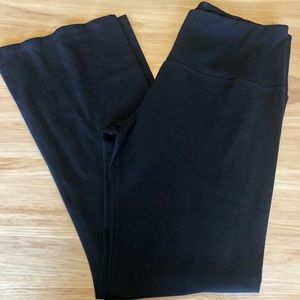 Ruby Ribbon Flare Leg Legging